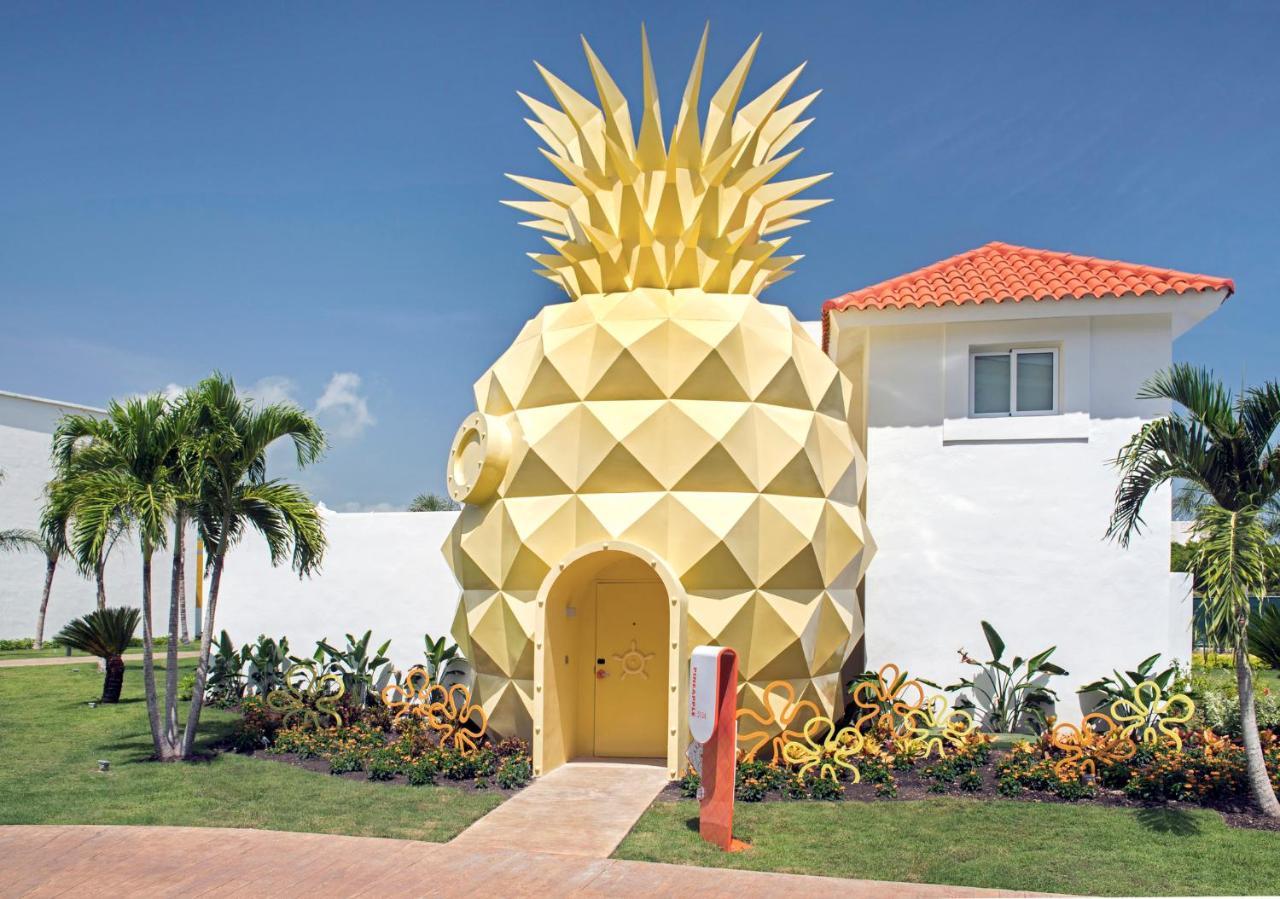 Nickelodeon Hotels & Resorts Пунта-Кана Екстер'єр фото Pineapple shaped hotel room at the Grand Palladium Hotel in Cancún, Mexico